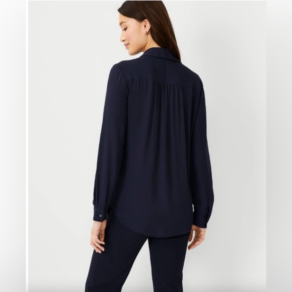 Classic Ann Taylor Camp Shirt in Midnight Sky Navy (Sm) - Picture 2 of 6